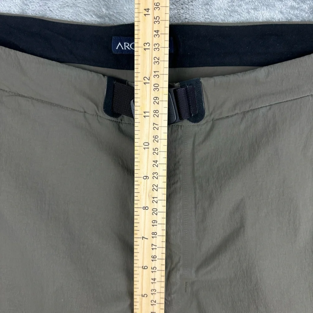 Arc'teryx Gamma Lightweight 9” Shorts 38 Green‎ Hiking Climbing Outdoor